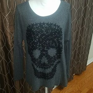 Long sleeve tunic with skull print